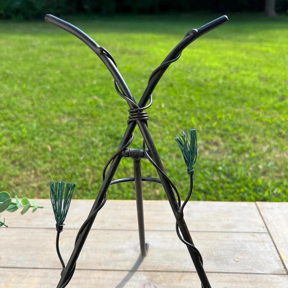 Unique Rustic Pinecone Metal Picture Easel